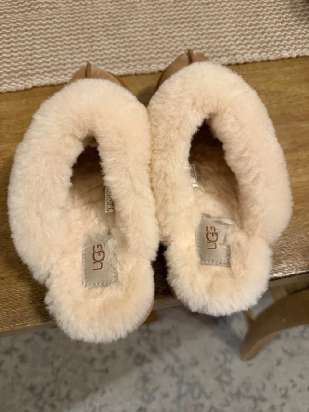 UGG - Picture 4 of 6